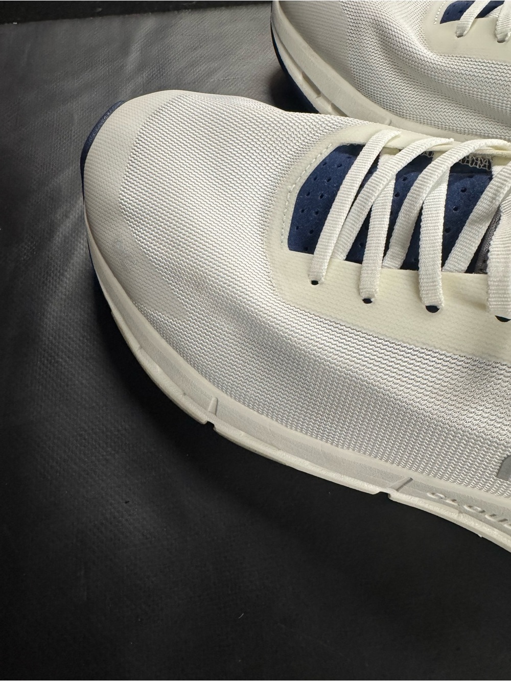 On Running Men's Cloudnova Sneakers with Navy Accents Size 10.5 - Picture 3 of 5